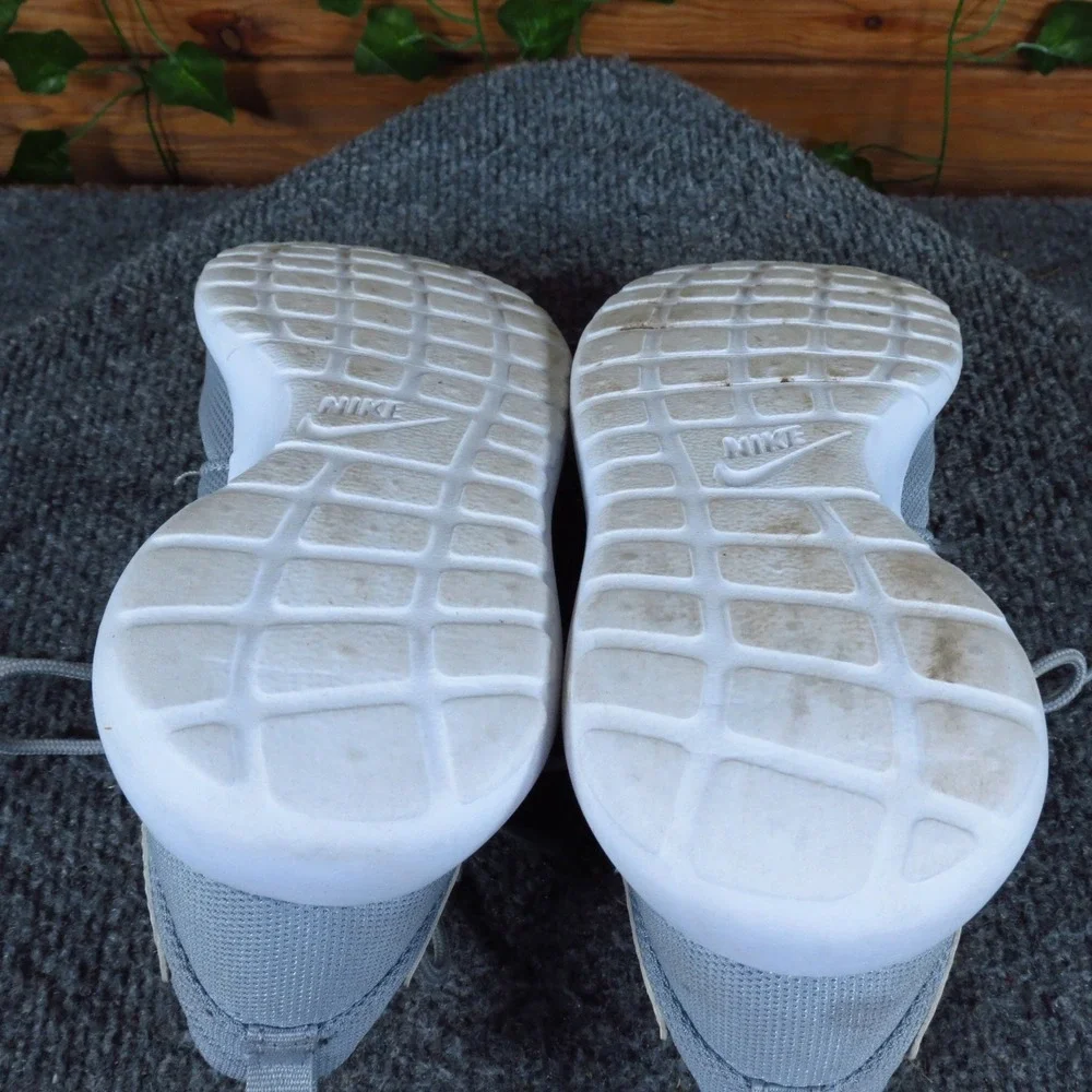 Nike Roshe One Kids Running Shoes Size 4Y Athletic‎ Casual Gray Mesh Sneakers